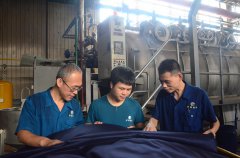 特整丙班氣流機(jī)組：三人七個(gè)機(jī)臺(tái)，班產(chǎn)三萬五